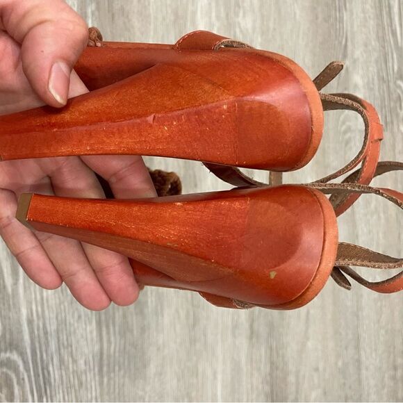 Lucky Brand Vintage Wood Heels Clogs Mules Heels - Picture 7 of 7